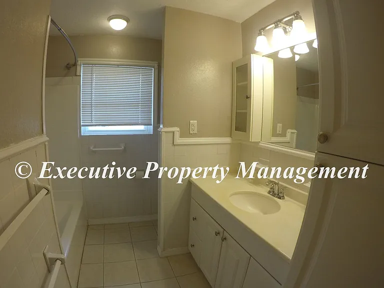 908 Deorsam Dr — Photo 10