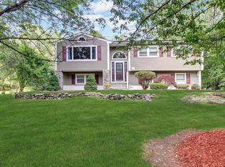 57 Fenmore Dr, Wappingers Falls, NY 12590