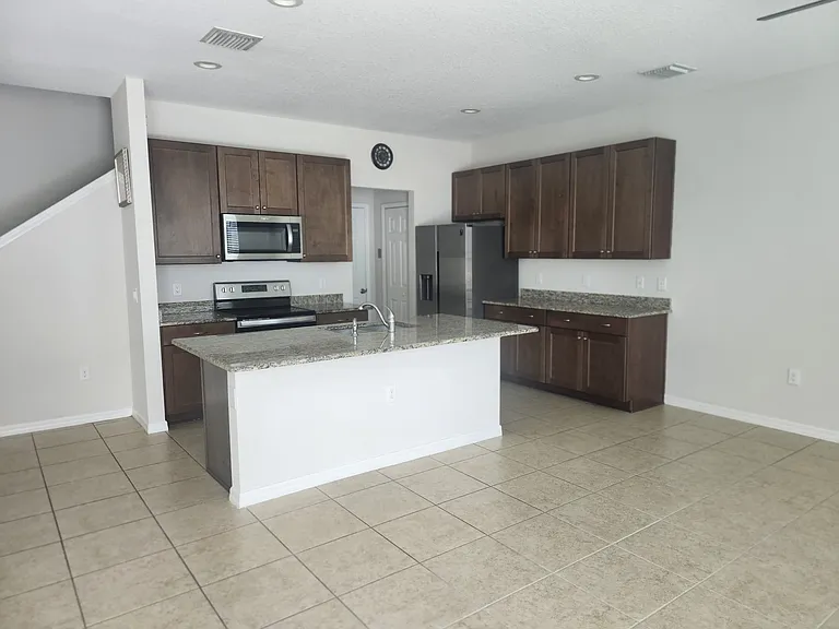 6332 Tillandsia Pl — Photo 5