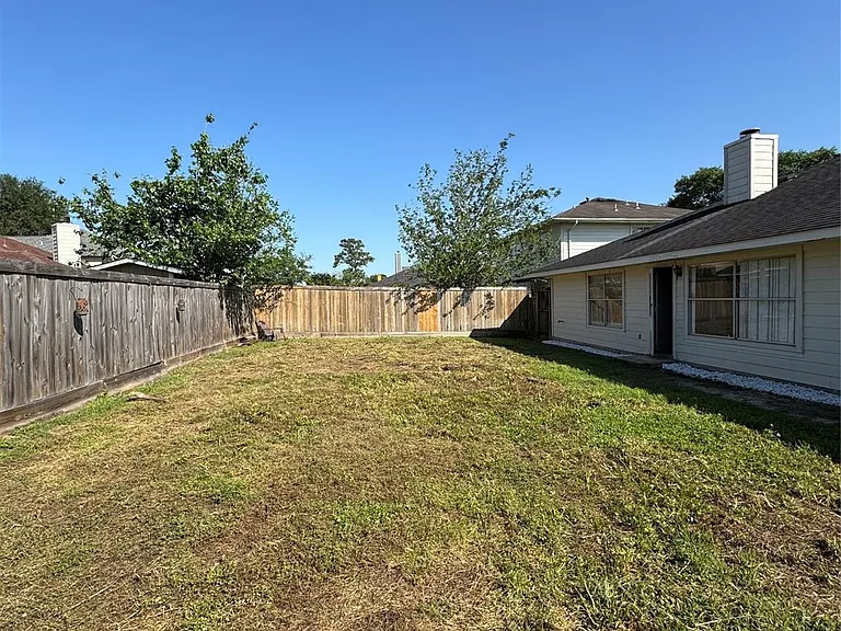 12435 Chalmette St — Photo 35