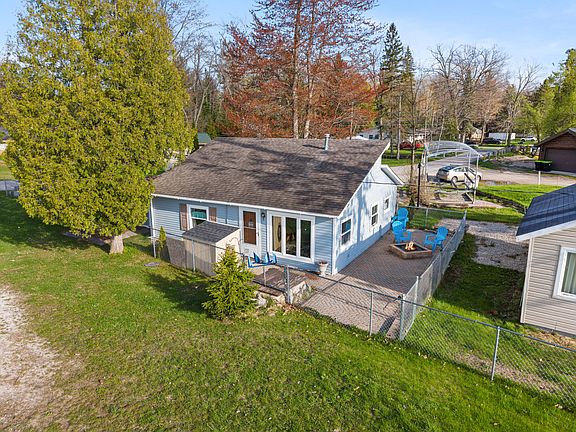 2nd image of 1012 Lynn Dr