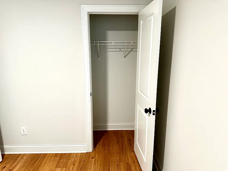 521 N Linwood Ave — Photo 29