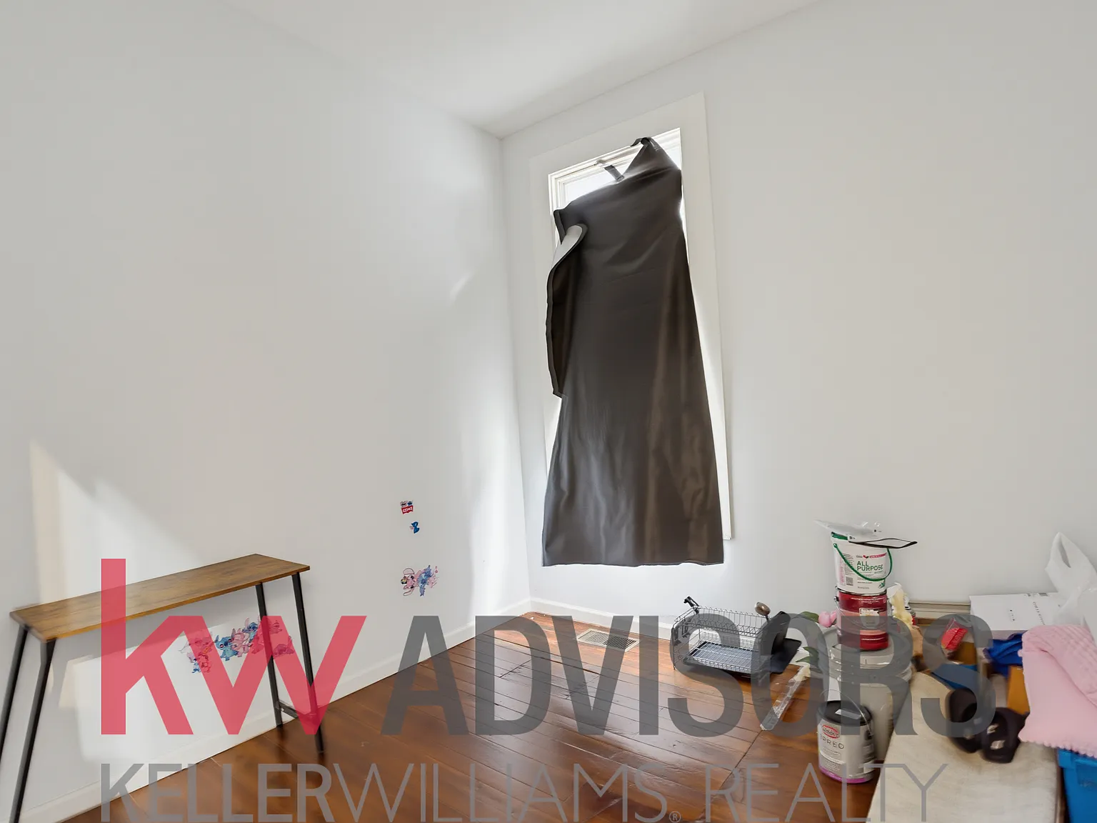 5 bed, 1684 sqft, $3,200 — Photo 3