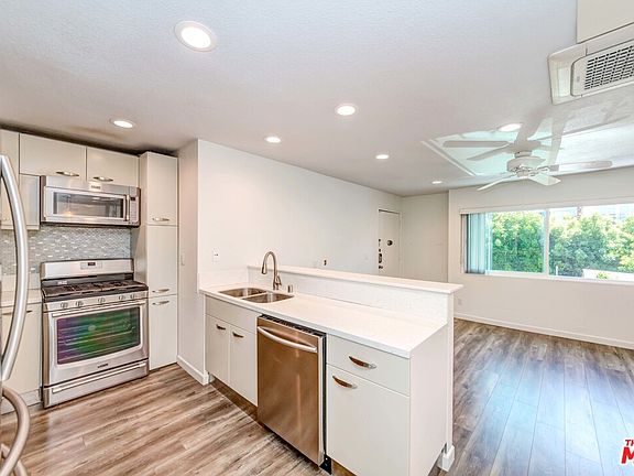 2nd image of 957 S Gramercy Dr APT 204
