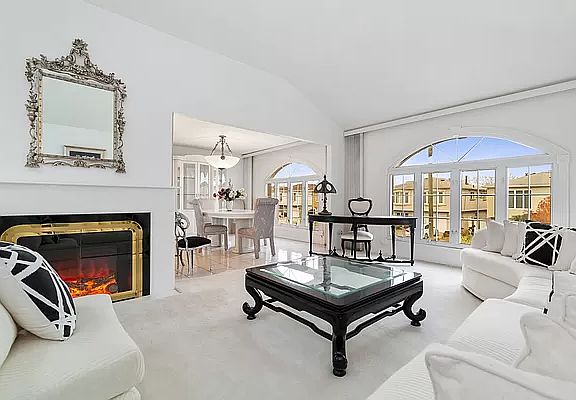 5th image of 16131 86th St