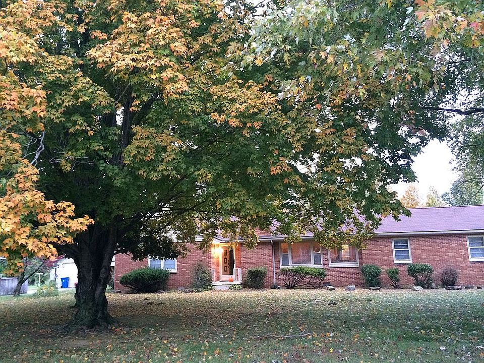 2nd image of 125 Maple Dr