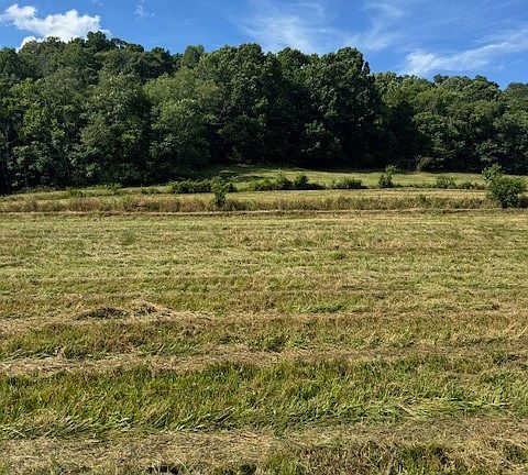 3rd image of 2640 New Harmony Rd