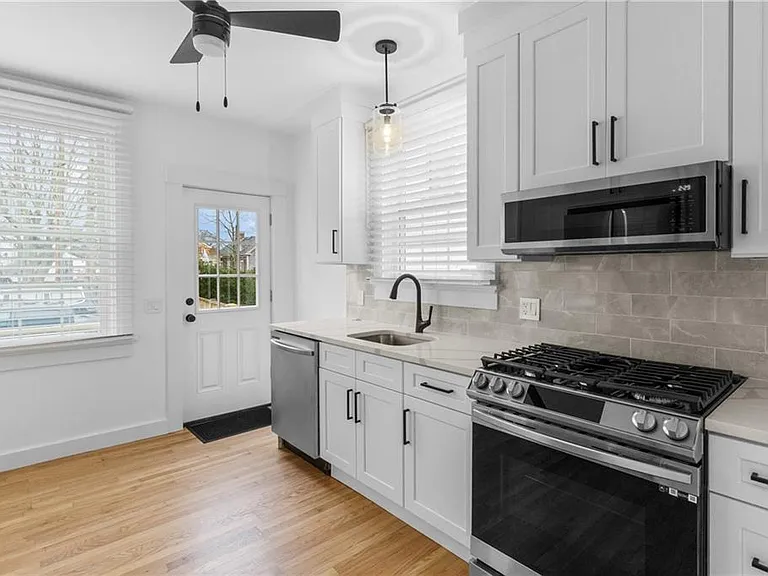 13 Sherman St — Photo 4