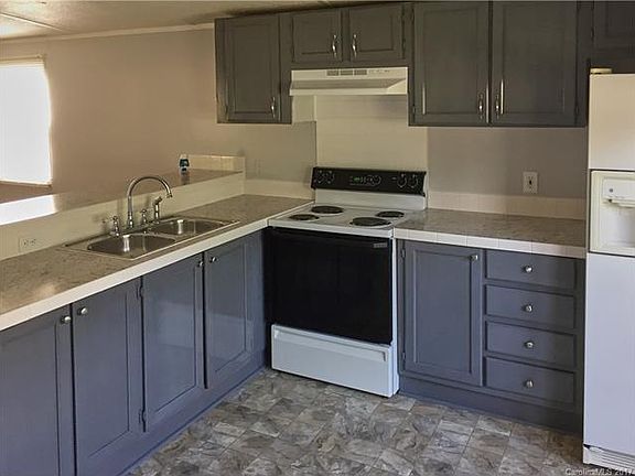 3rd image of 103 Pinewood Dr