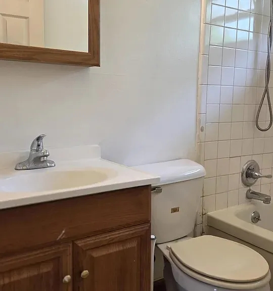 1021 Saint Martins Ave — Photo 2