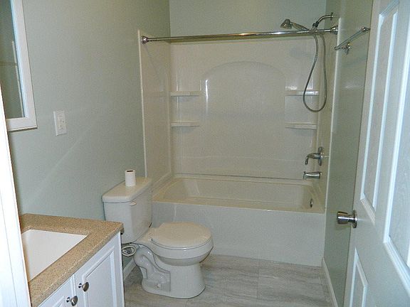 5th image of 611 S Water St