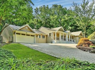 98 Sickletown Rd, West Nyack, NY 10994