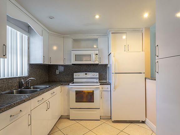 5th image of 7505 SW 82nd St APT 117