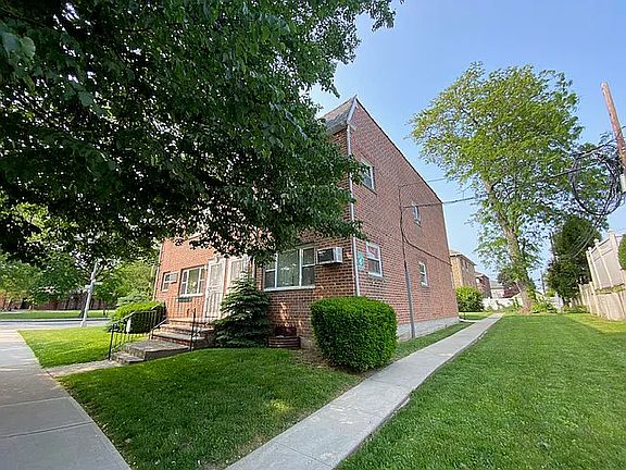 2nd image of 325 Bay 8th St #2B