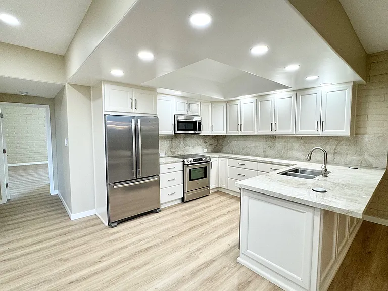 1200 Riverside Dr #1270 — Photo 7