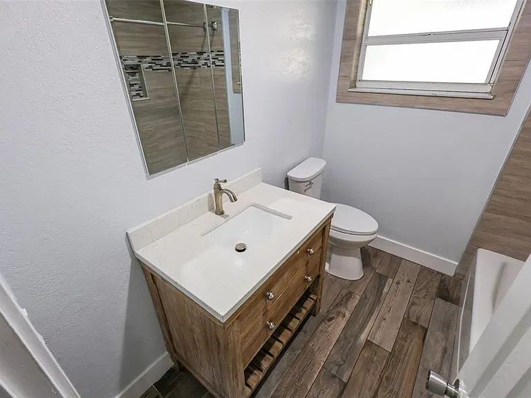 1500 Laurel Cir — Photo 13