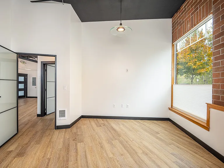 1497-1549 NE Market Dr — Photo 9