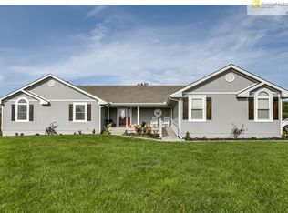 21314 S East Creek Ln, Belton, MO 64012