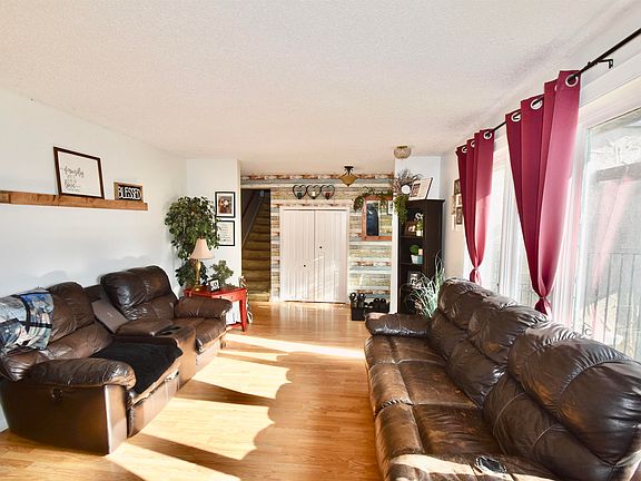 5th image of 4405 46a St