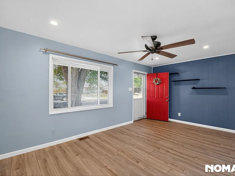 2520 S Knox Ct — Photo 3