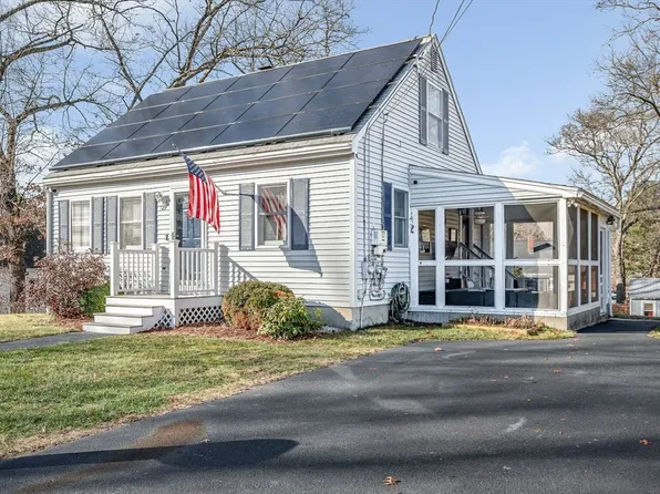 129 Mary Theresa Ter, Lowell, MA 01854