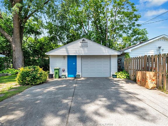 2nd image of 3612 Girardot St