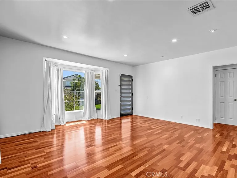 3663 Delta Ave — Photo 7