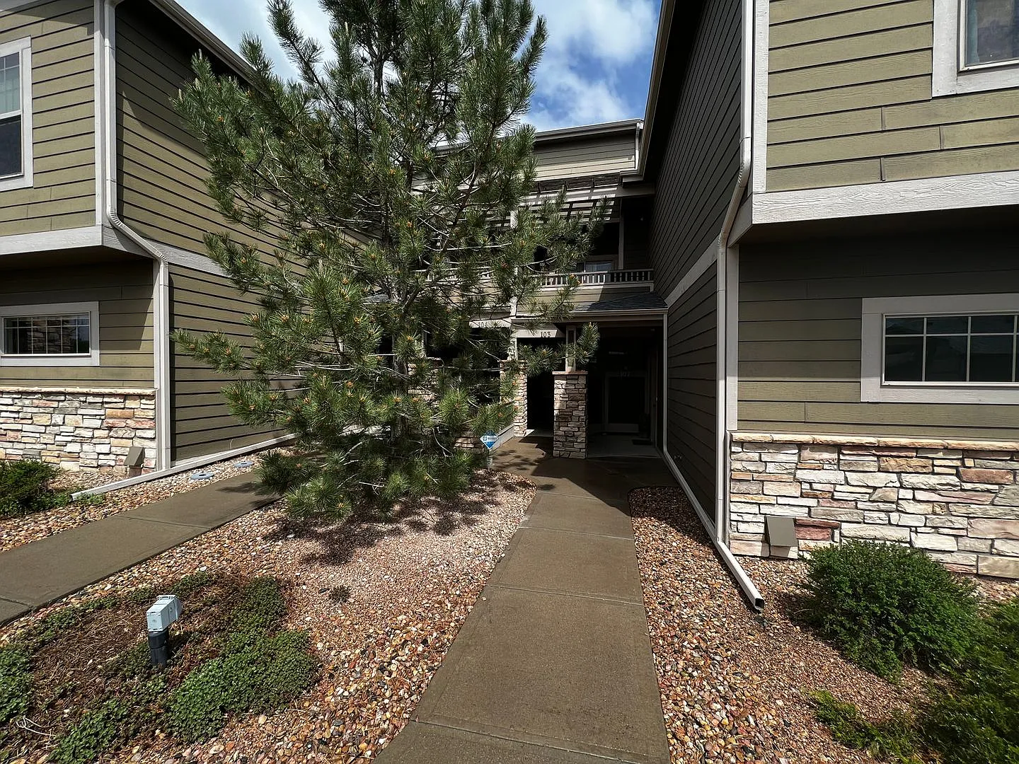 Beautiful/Quick I-25 Access 2 Bed 2 Bath Condo in Wellington — Photo 1