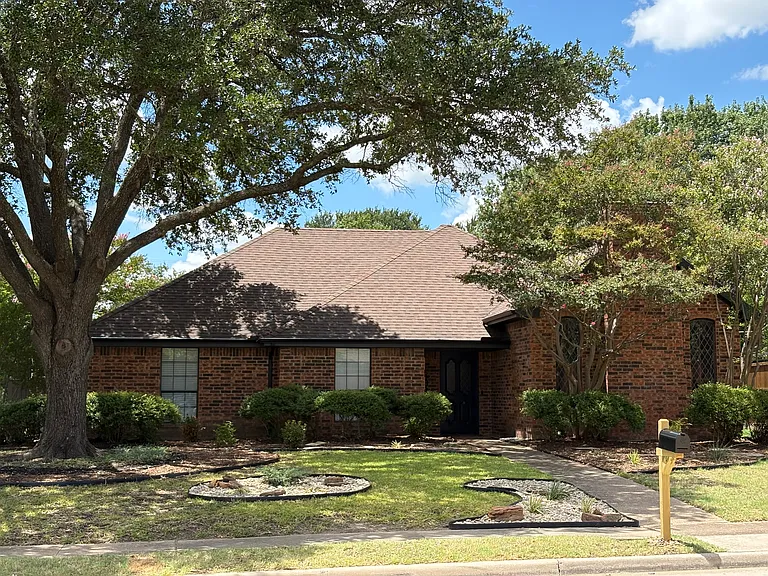 3021 Roundrock Trl — Photo 1