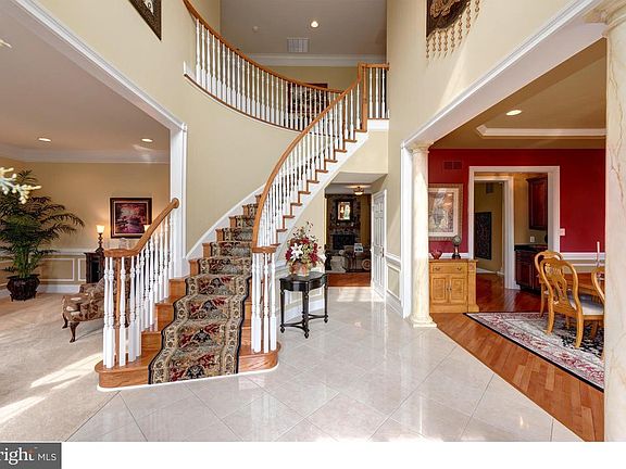 5th image of 202 Rock Dove Ln