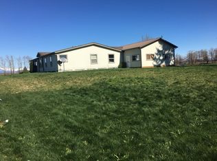 9170 Clay Rd, Lynden, WA 98264