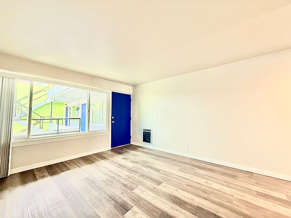 3rd image of 219 Queen Anne Ave N #104