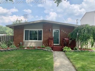 28270 Blum St, Roseville, MI 48066