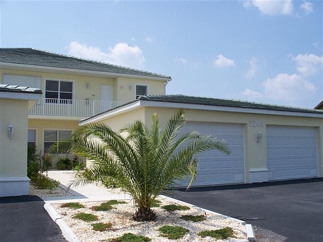 Private 4 Plex Building