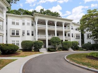 138 Middlesex Rd APT B, Chestnut Hill, MA 02467