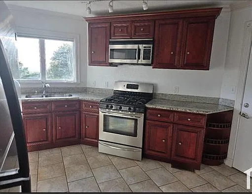 1551 Regency Ct #A — Photo 10