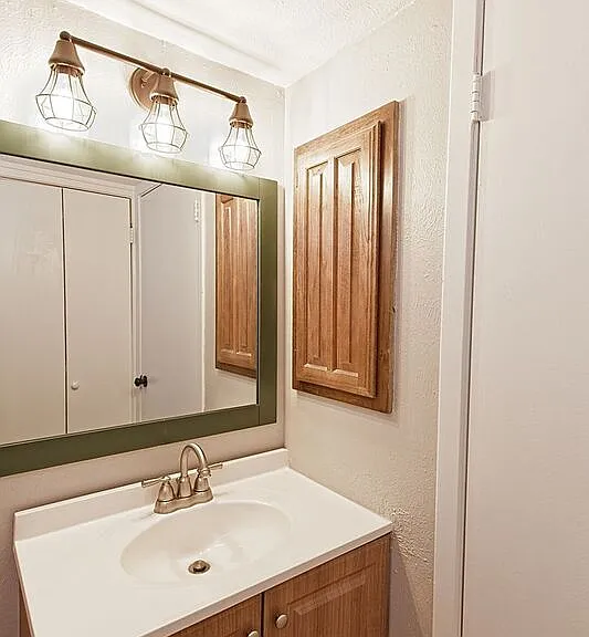889 Dublin Dr #D — Photo 33