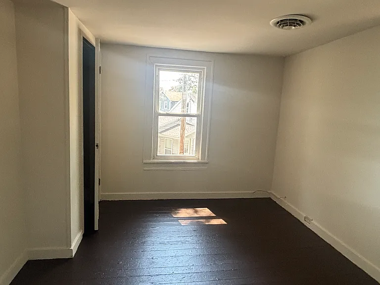 213 Tilghman St — Photo 5
