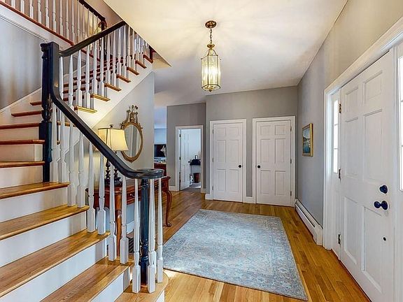 5th image of 18 River Meadow Dr