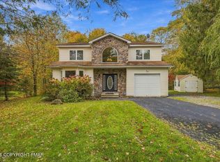 4115 Rosetree Cir, Tobyhanna, PA 18466