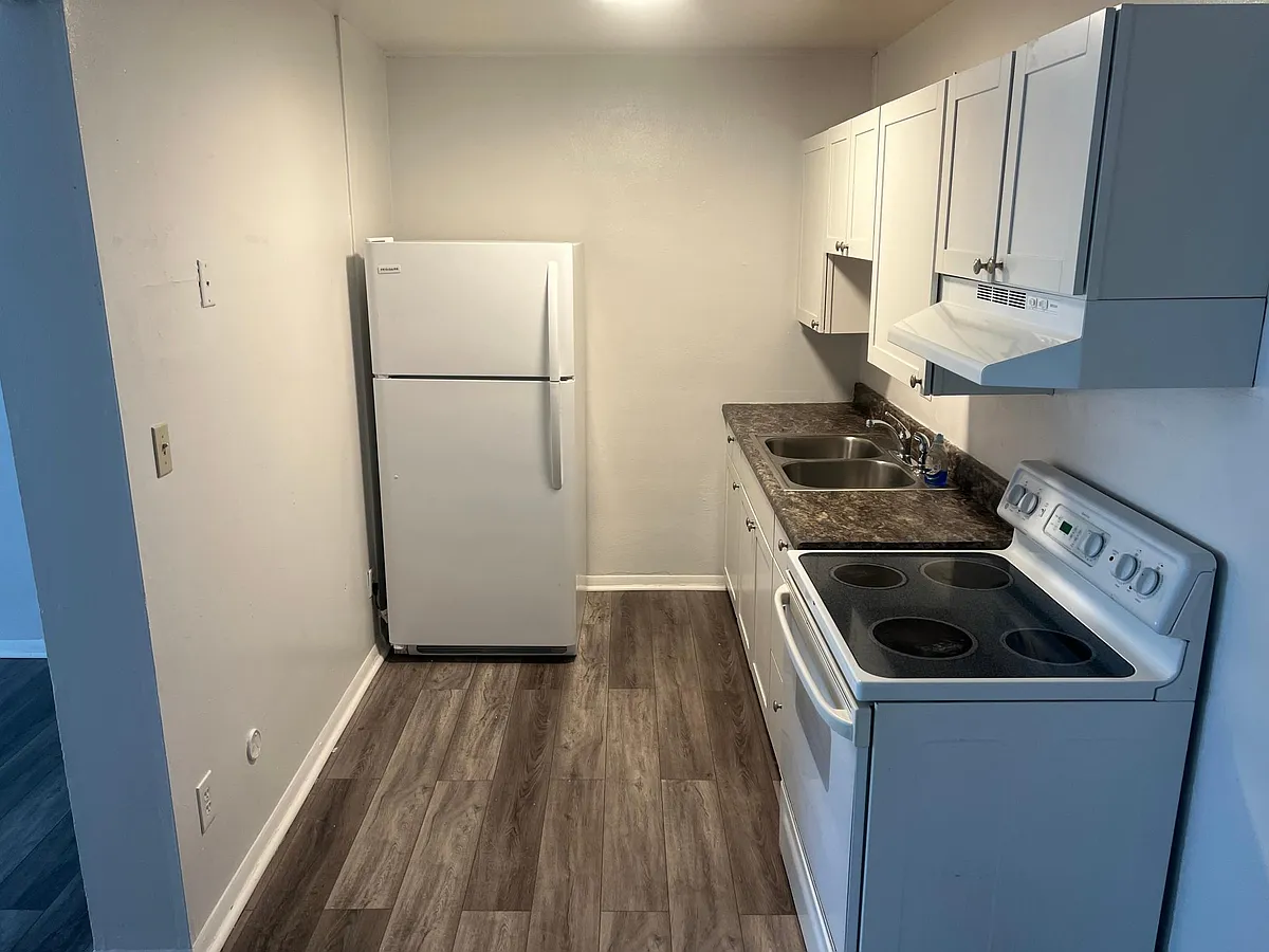 Building Photo - 2075 Triumph Dr #12