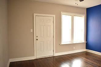 5th image of 11022 S Vernon Ave #2W