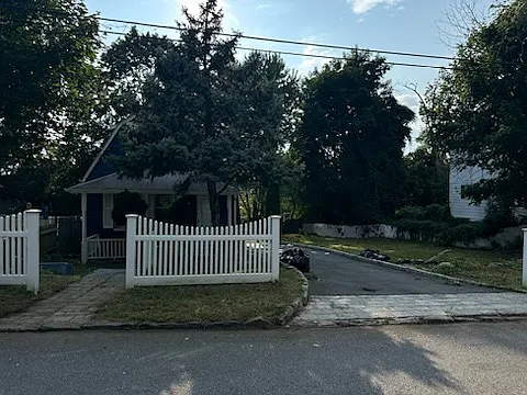 3 Bryant Ave