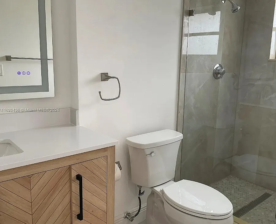 3 bed, 2.5 bath, 1582 sqft, $3,200 — Photo 3