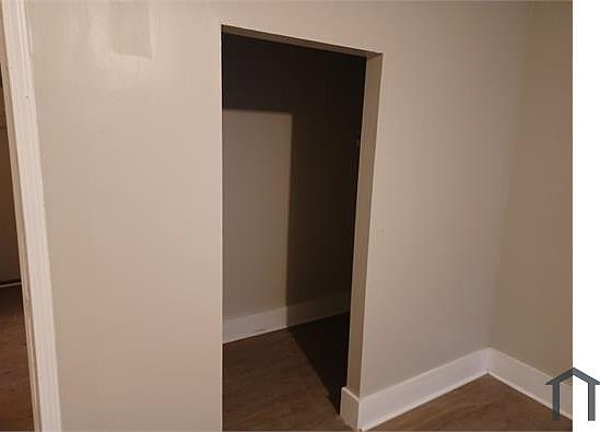 5th image of 3656 Mayfield Dr