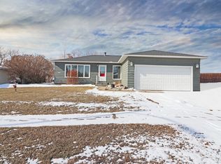 1017 15th Ave W, Williston, ND 58801