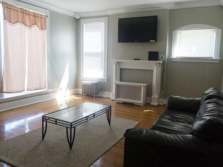 17 Edwards St — Photo 2