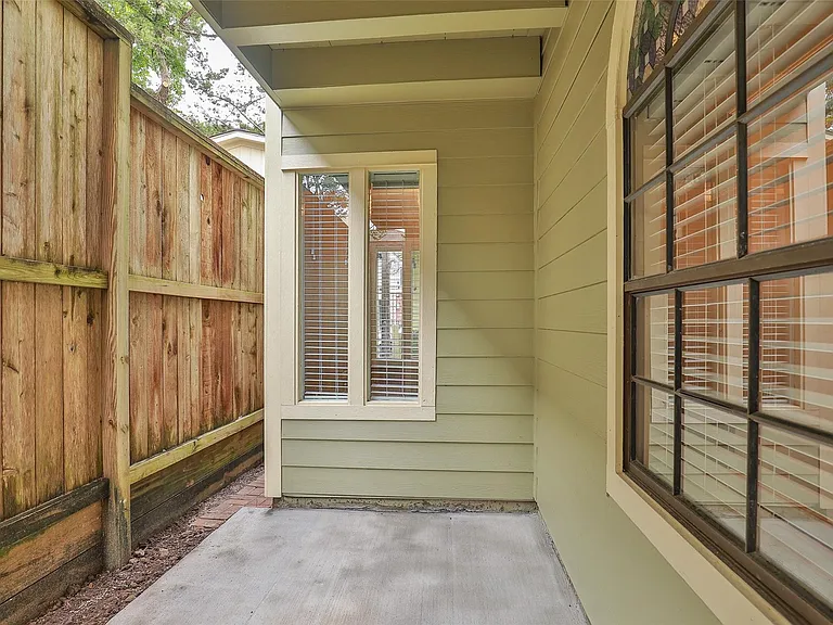 1611 Oakdale St — Photo 36