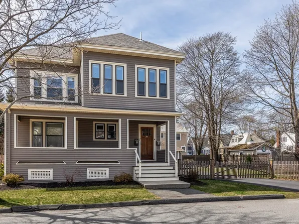 26 Cedar St Floor 2, Marblehead, MA 01945