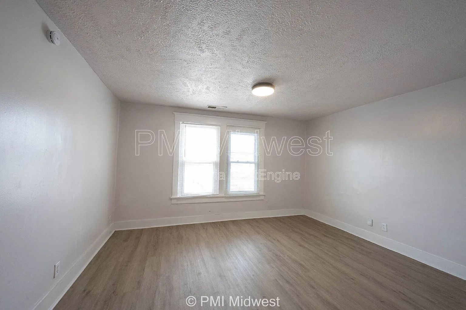 2211 E New York St #B photo 1